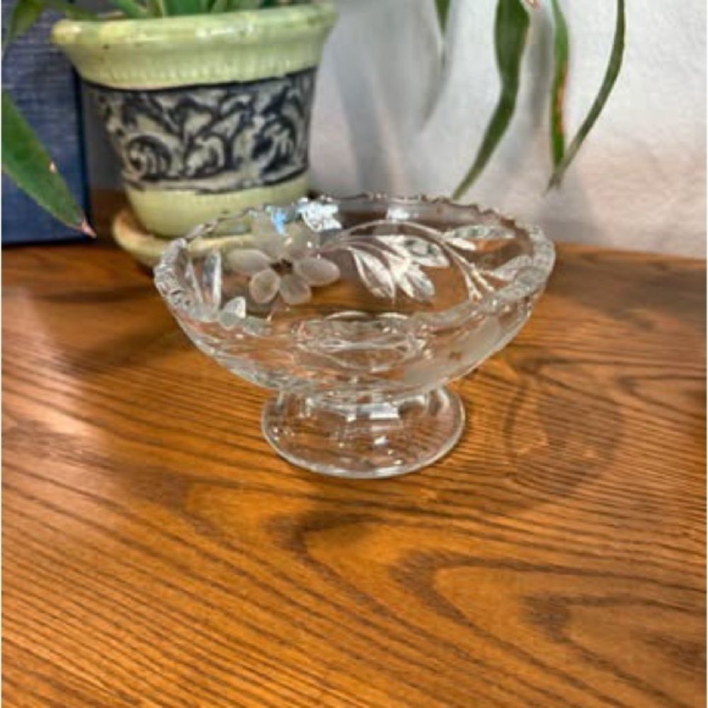 Elegant Clear Glass Pedestal Bowl
